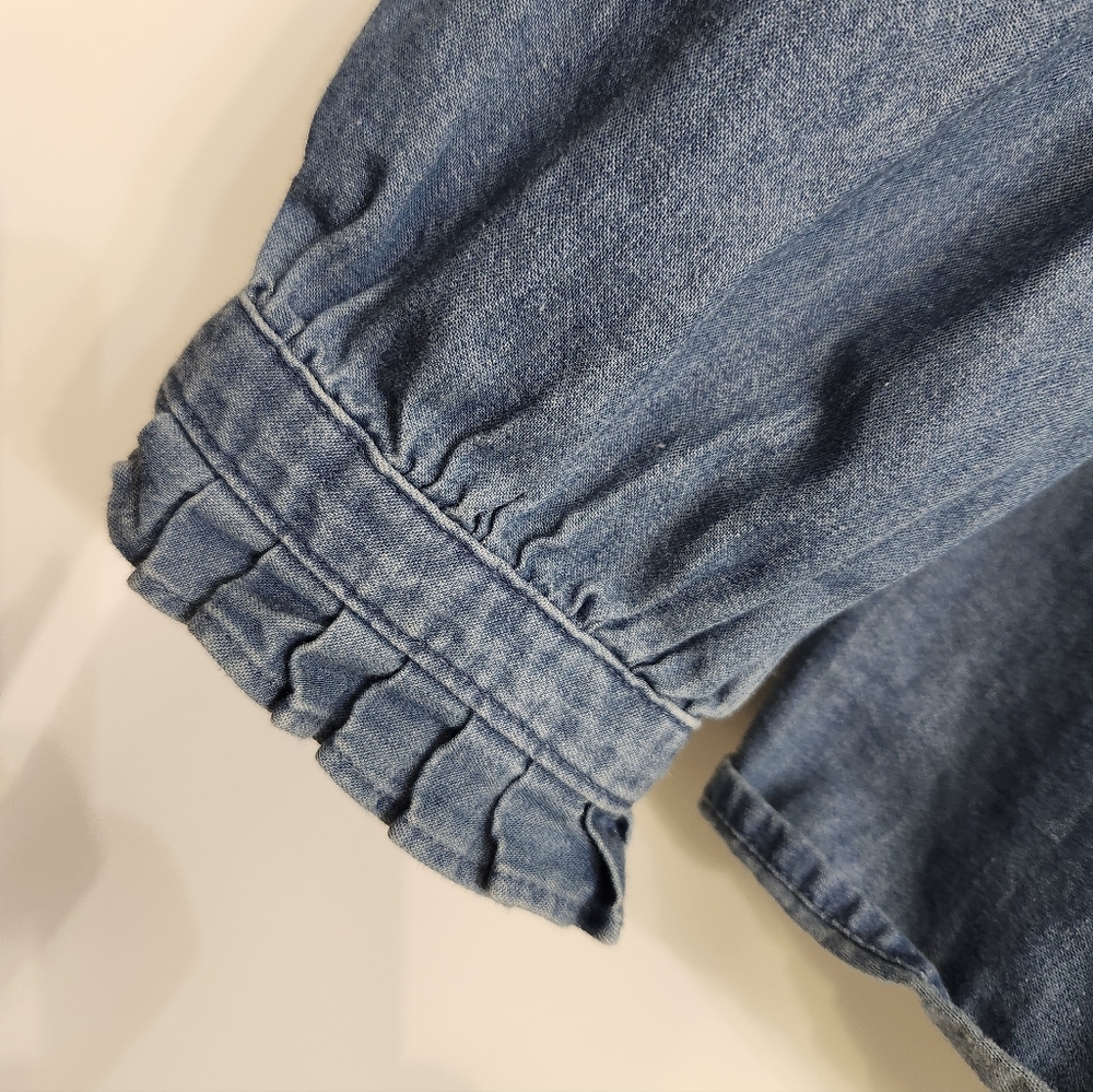 St Johns Bay Chambray Pleates-Collar and Cuff Top - Picture 2 of 3